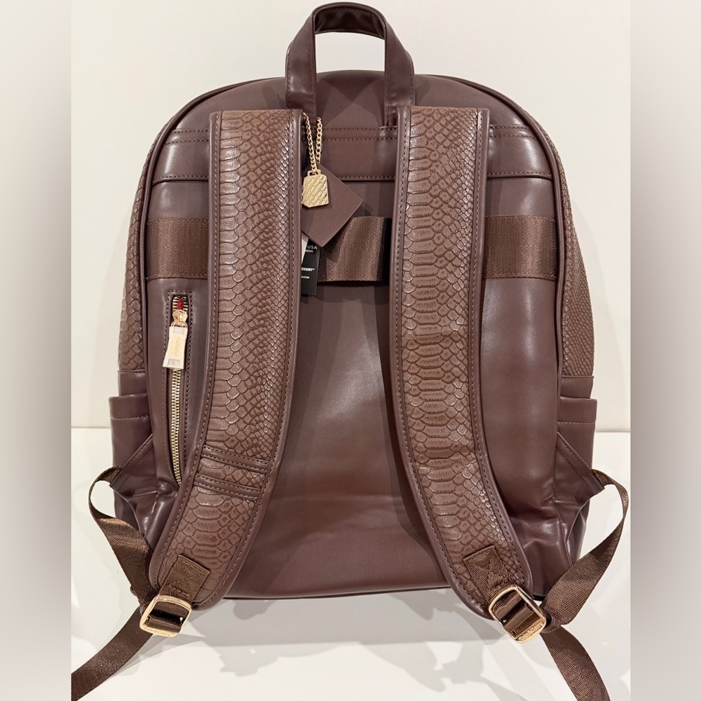 NWT TOTE& CARRY SIGNATURE TRAVELER BACKPACK IN CHOCOLATE - Picture 12 of 15